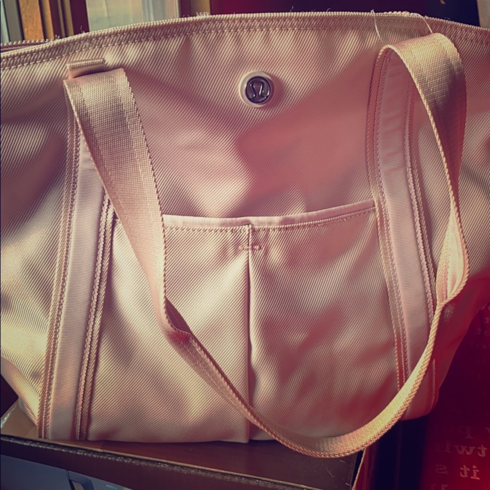 Lululemon Live Free Tote Misty Pink NWOT